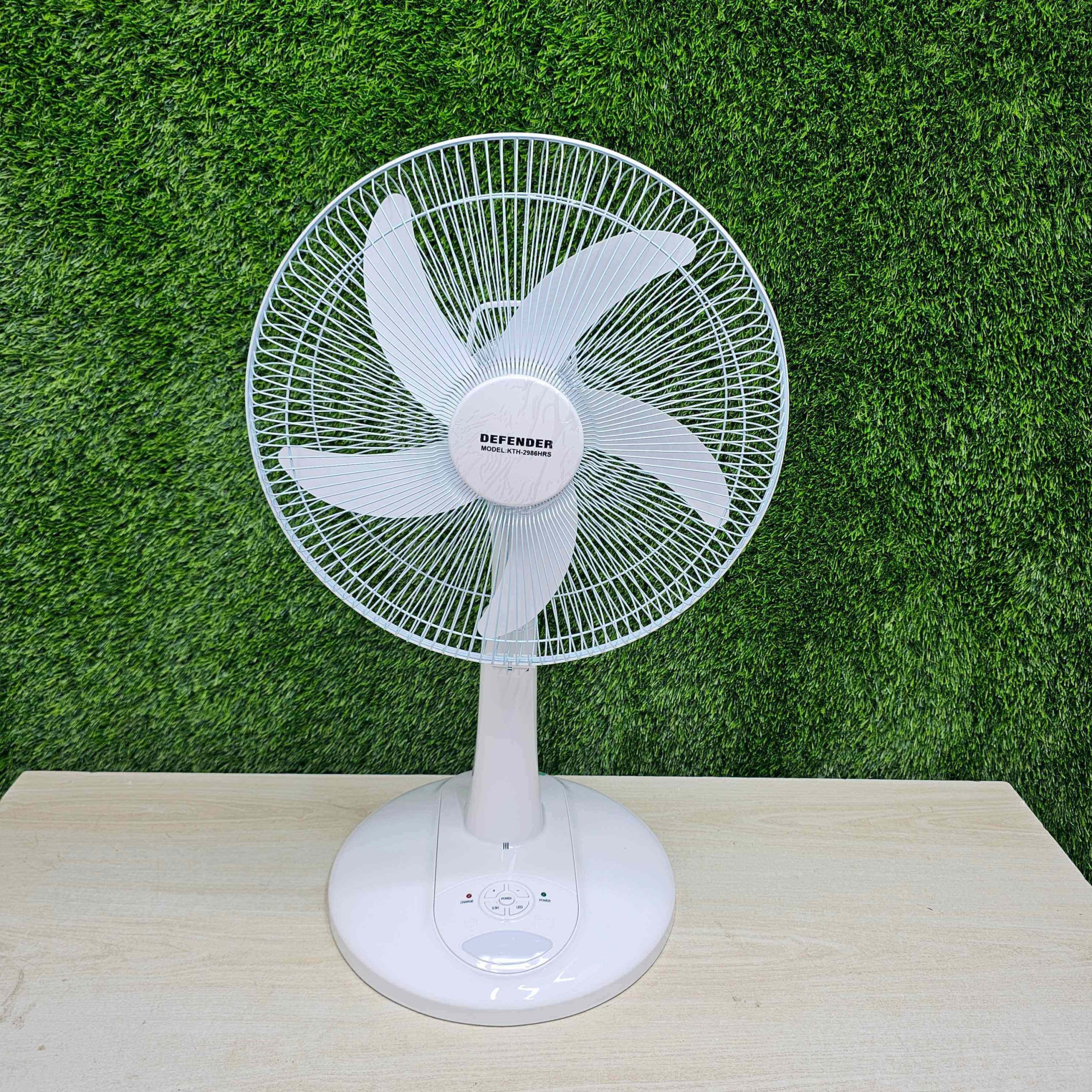 KTH Defender Rechargeable Fan - White